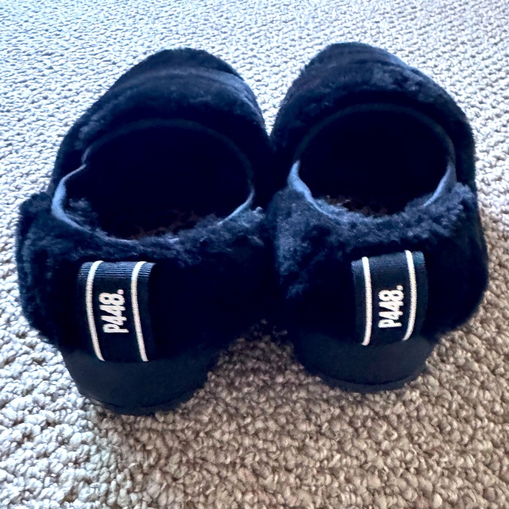 P448 Slippers